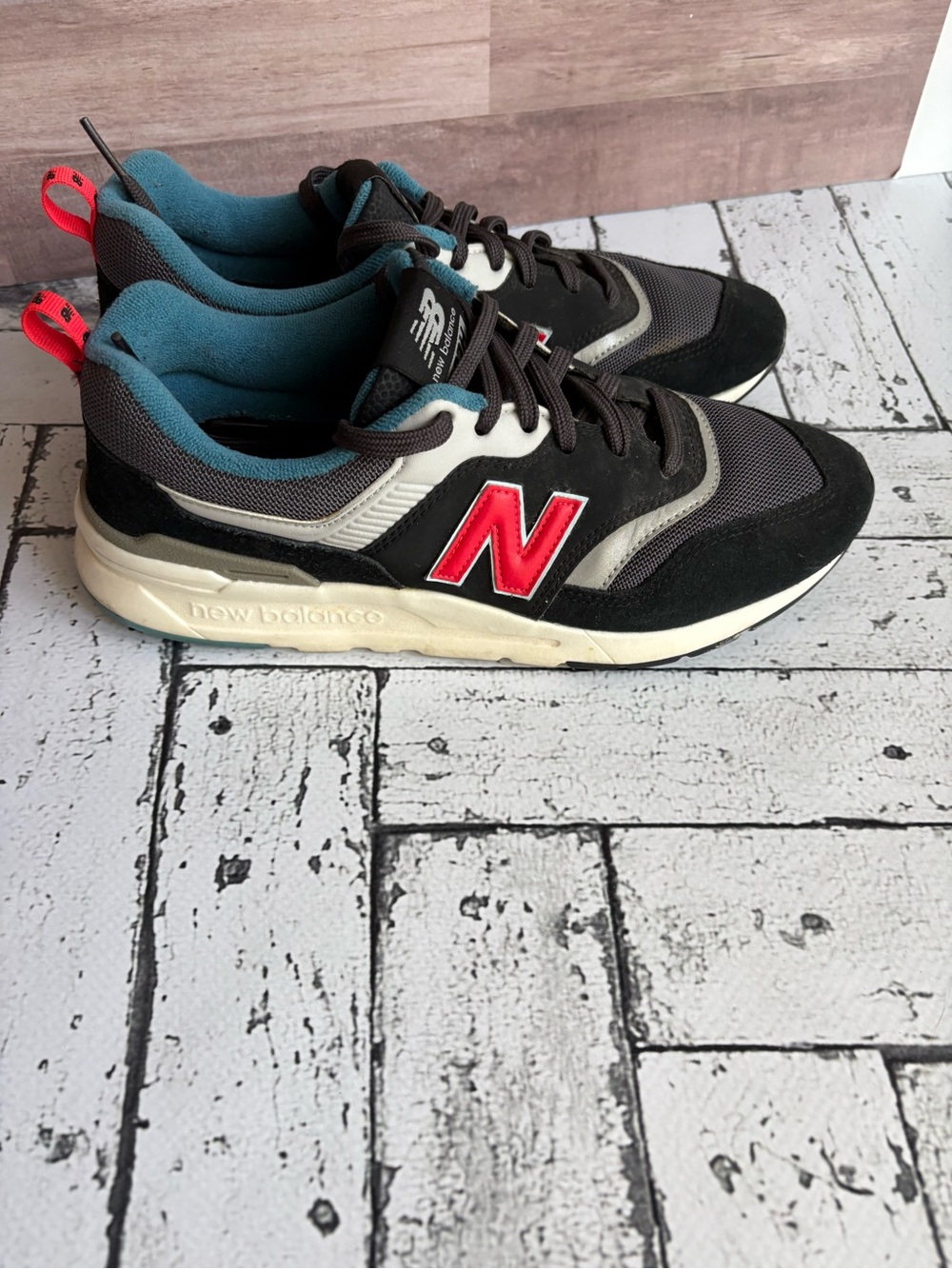 New Balance 997H Black Teal Red CM997HXS Men’s Size 9 - Picture 3 of 4